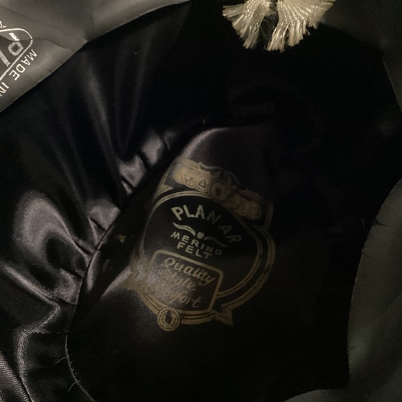 Vintage ladies, black hat with velvet rimming hat pin made by PLANAR Marano WOOL - Picture 4 of 7